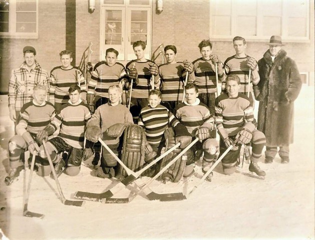 Willard Ikola (center front) as an eighth grader on Eveleth's 1945-46 team. Ikola did not accompany his teammates when they traveled to St.Paul for the state tournament as backup goalies were a luxury at the time. (Photo courtesy of Ikola Archives - VintageMinnesotaHockey.com)