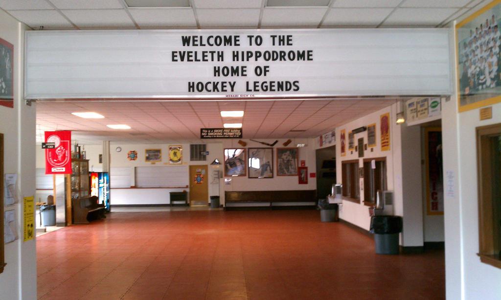 Eveleth_Hippodrome_Lobby_and_Legends_Sign_large